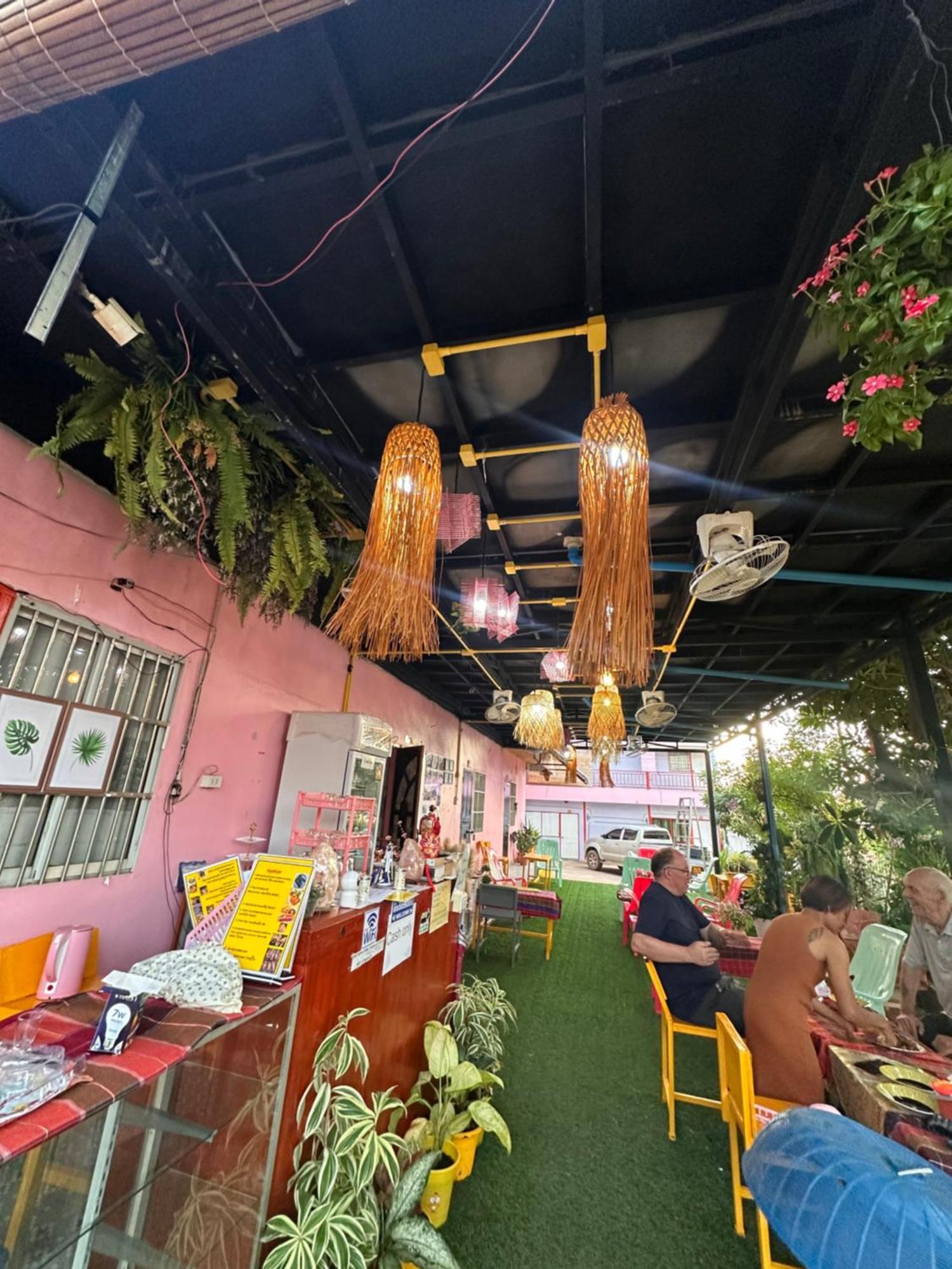 Heaven Guesthouse Pakse Buitenkant foto